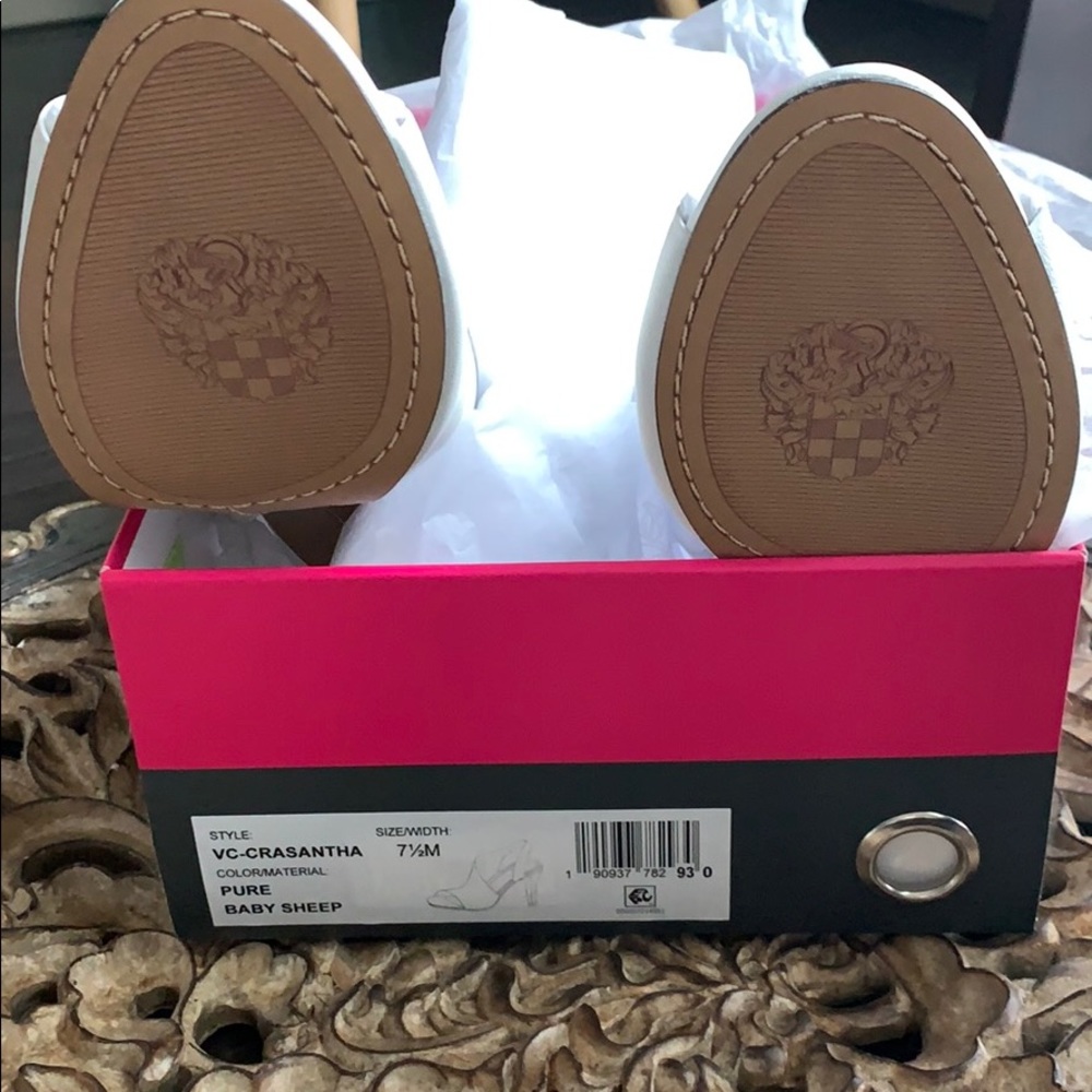 Vince Camuto Crasantha Pumps - Picture 5 of 13